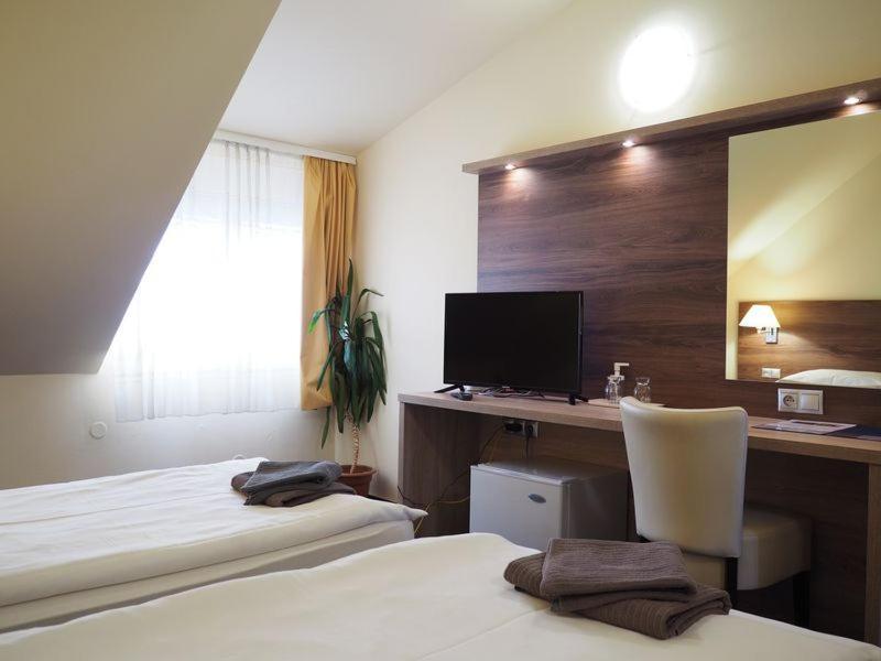 Pension Harmonie -Self Check-In Kolin Exterior photo
